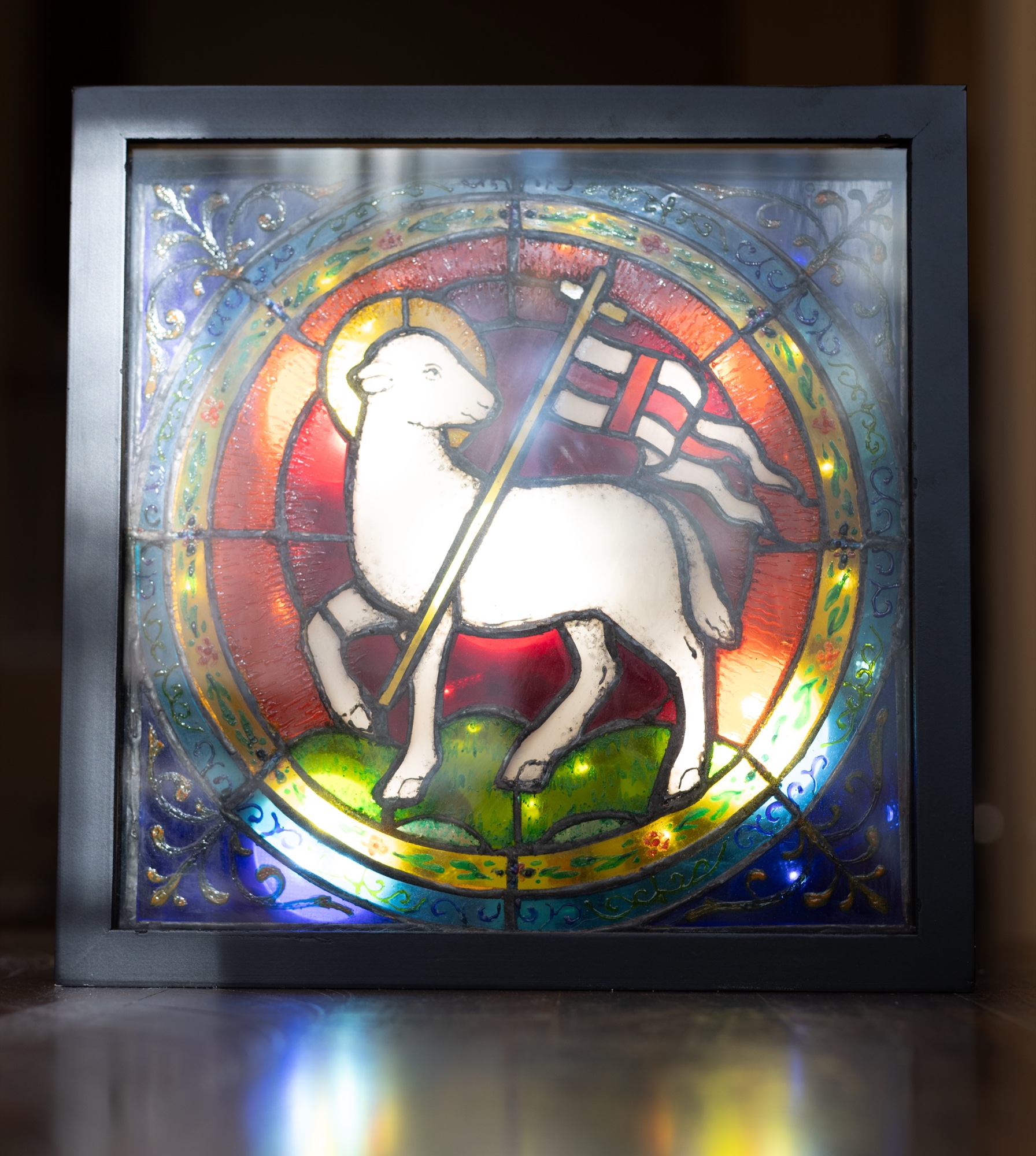 Paschal Lamb — vertical detail of the Lamb at the centre